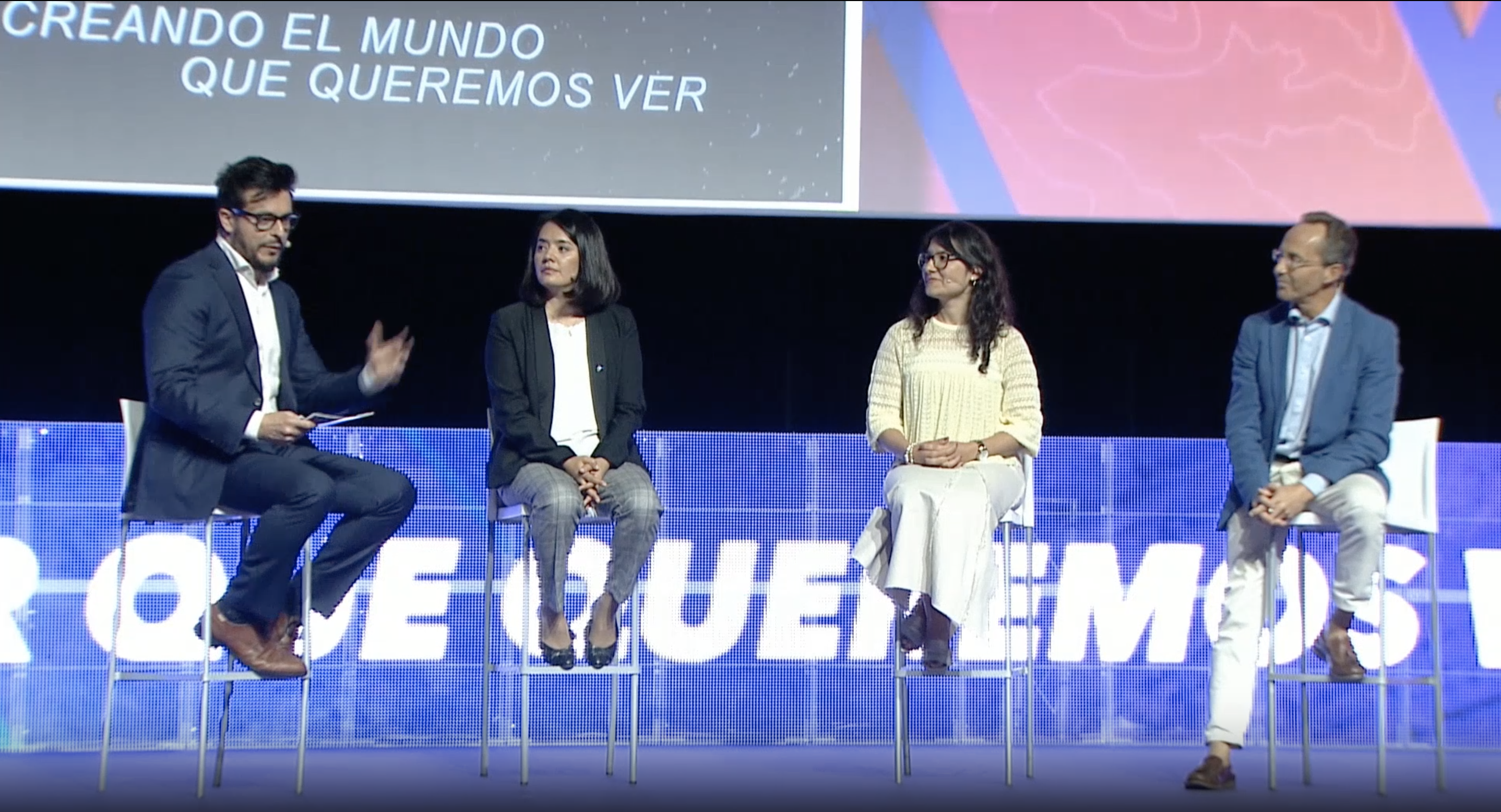 El Dr Ignacio de los Ríos junto a Claudia Zuloaga y Priscila Nole de la CBA de GESPLAN El Dr Ignacio de los Ríos junto a Claudia Zuloaga y Priscila Nole de la CBA de GESPLAN