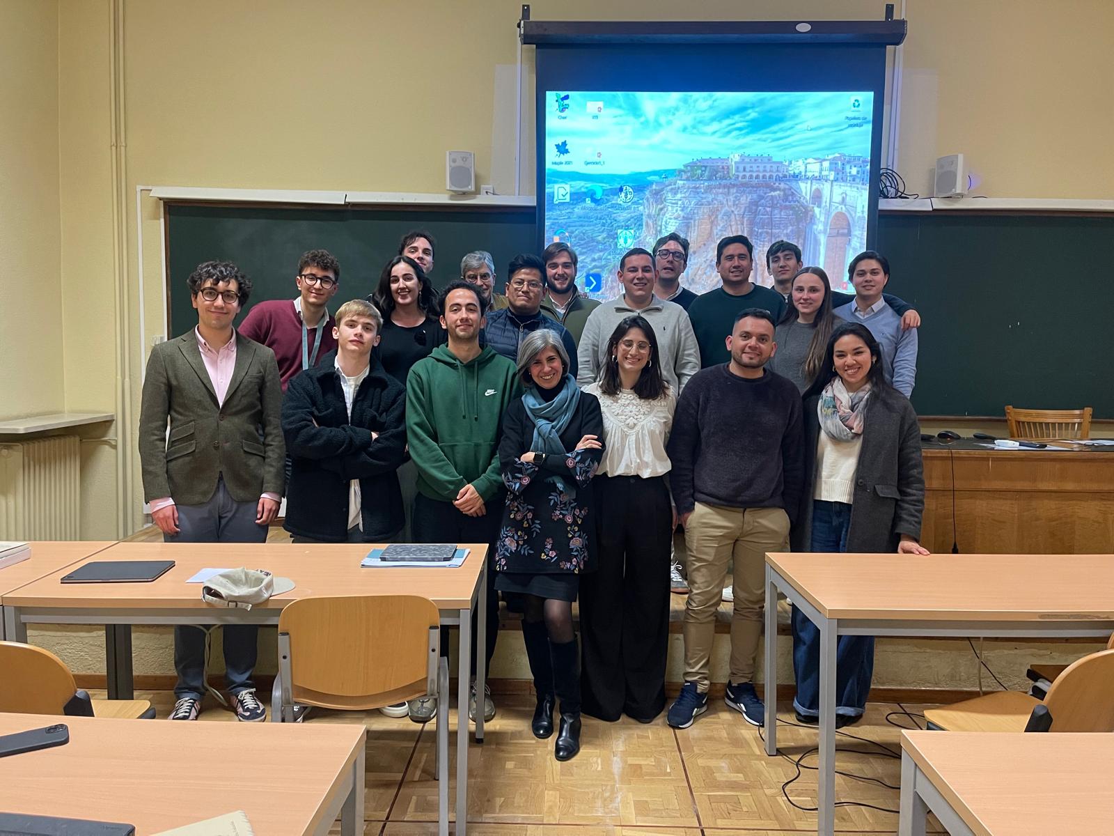 Grupo de participantes del curso 2025 Grupo de participantes del curso 2025